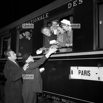 Paris, 03-05, Gare du Nord, dpart des comdiens du Franais pour Londres, Mlle De Vendeuil, Mr Ledoux