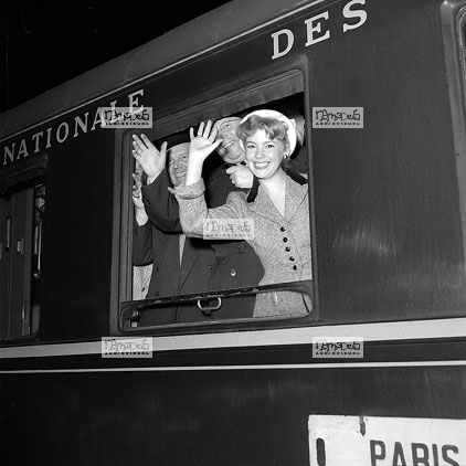 Paris, 03-05, Gare du Nord, dpart des comdiens du Franais pour Londres, Mlle De Vendeuil, Mr Ledoux