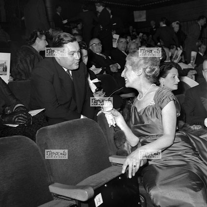 Paris, 07-05, Paramount, gala pour l'enfance dsrite, la Baronne De Rothschild, Mr le Ministre Coste-Floret