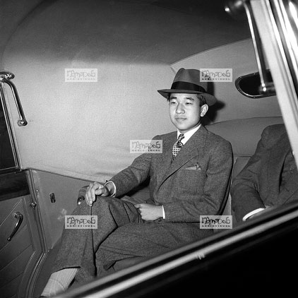 Paris, 09-06, Gare du Nord, arrive du Prince Aki Hito, hritier du Japon, Maurice Shuman, Ambassadeur du Japon  Paris