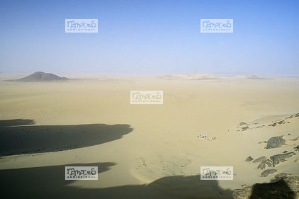 Sahara, Hoggar, Ibrouss, orgues basaltiques,v�hicules 4x4, tout terrain