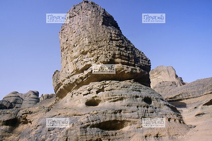 Sahara, Hoggar, Habalbat, laves basaltiques, visage improbable