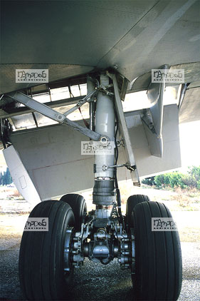 N�mes, Ateliers d'entretien d'avions, DC 10