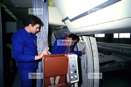 N�mes, Ateliers d'entretien d'avions