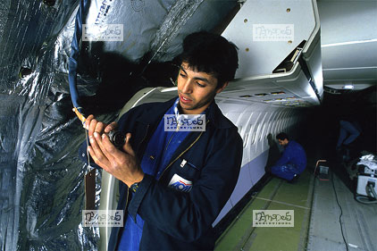 N�mes, Ateliers d'entretien d'avions