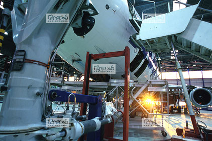 N�mes, Ateliers d'entretien d'avions