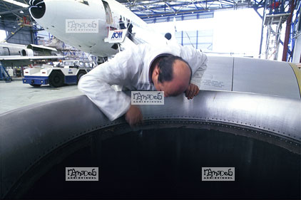 N�mes, Ateliers d'entretien d'avions