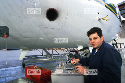 N�mes, Ateliers d'entretien d'avions