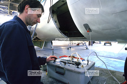 N�mes, Ateliers d'entretien d'avions