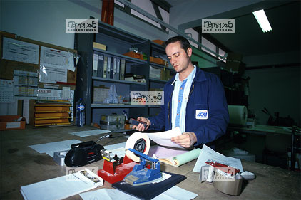 N�mes, Ateliers d'entretien d'avions