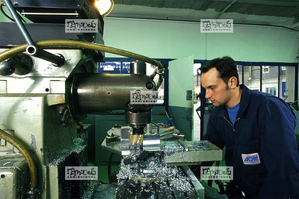 N�mes, Ateliers d'entretien d'avions