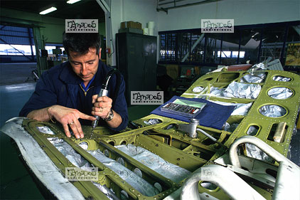 N�mes, Ateliers d'entretien d'avions