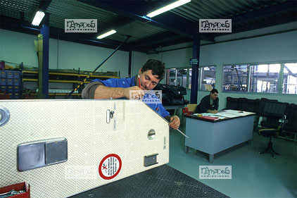 N�mes, Ateliers d'entretien d'avions