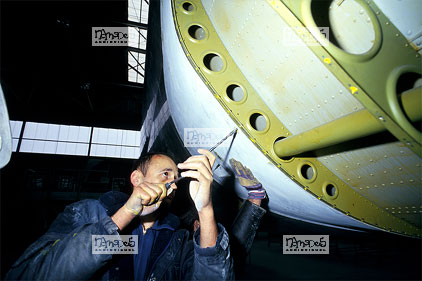 N�mes, Ateliers d'entretien d'avions