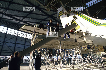 N�mes, Ateliers d'entretien d'avions