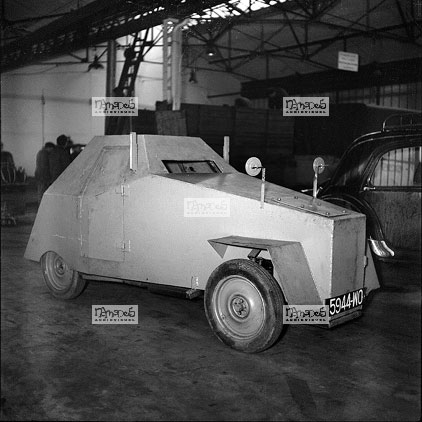 Paris, 07-03, Voiture blind�e � l'usine, contre agression paye