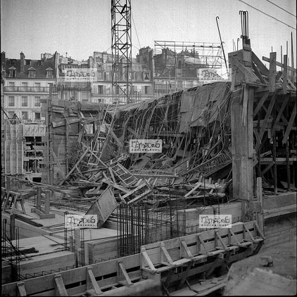 Paris, 28-03, Accident d'�chaffaudage, central de la Poste Bd Bonne Nouvelle