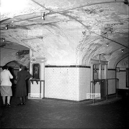 Paris, 06-04, Agression M�tro R�publique