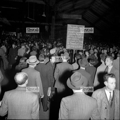 Paris, 22-04, D�raillement St Lazare, �criteaux � la craie