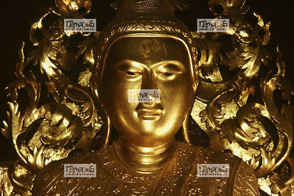 Pagan, Pagode Shwezigon, gros plan t�te de Bouddha