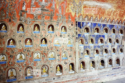 Inl�, Pagode Shweyanpyay, Int�rieur, Petites niches avec bouddhas ex-voto