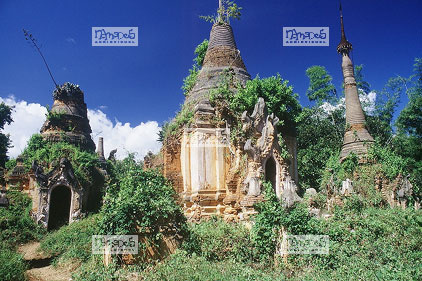 Inl�, Site d'Intein, Chapelles au milieu de la v�g�tation