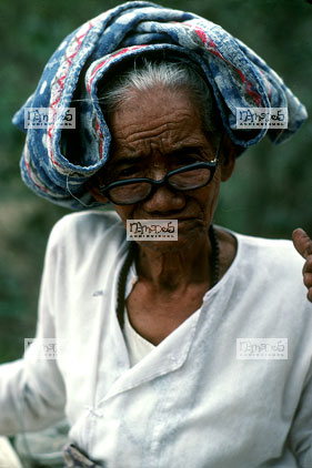 Mandalay, vieille femme