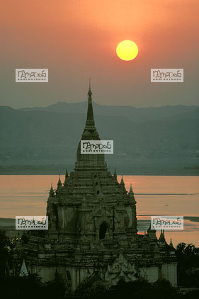 Pagan, coucher de soleil
