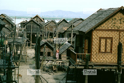 Mandalay, village sur pilotis