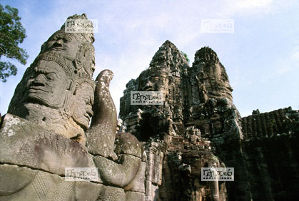 Angkor, Bayon