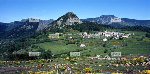 Europe, France, Massif central, 07 Ard�che, la commune de Bor�e devant les sucs, volcanisme