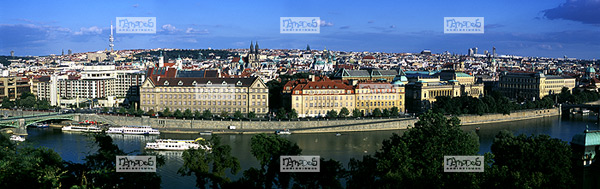 Europe, R�publique Tch�que, Prague, La Vltava (ou La Moldau), Vue g�n�rale depuis le Belv�d�re