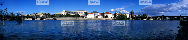 Europe, r�publique Tch�que, Prague, Star� M�sto, La Vltava (ou La Moldau), La Vieille Ville, entre le pont Charles et le pont Legii