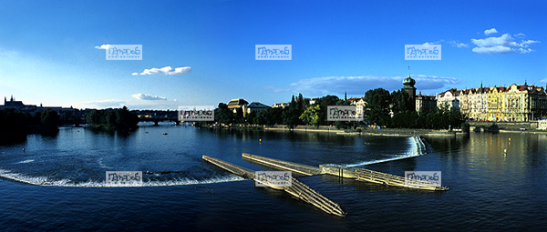 Europe, R�publique Tch�que, Prague, barrage sur la Vltava 