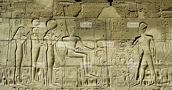 Afrique, �gypte,Temple de Karnak, Ext�rieur de l'hypostyle, mur des campagnes de Sethi 1er, Amon, Sekhmet, Khonsou et Ma�t