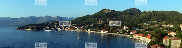 Europe, Croatie, �le de Lopud, le village, au fond le continent 